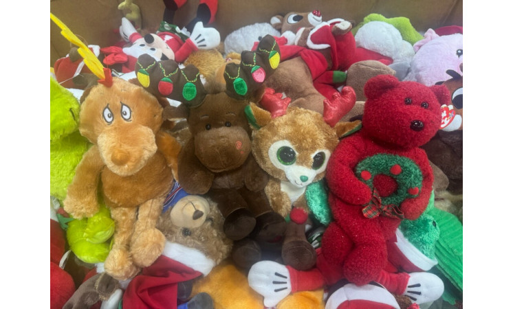 9-14" Christmas Plush-70ct Case - $2.61ea
